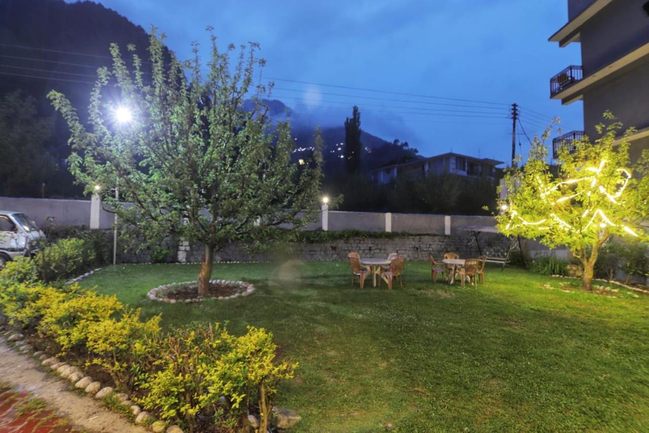 Grey Moustache 4Bhk Villa Manāli Exteriör bild